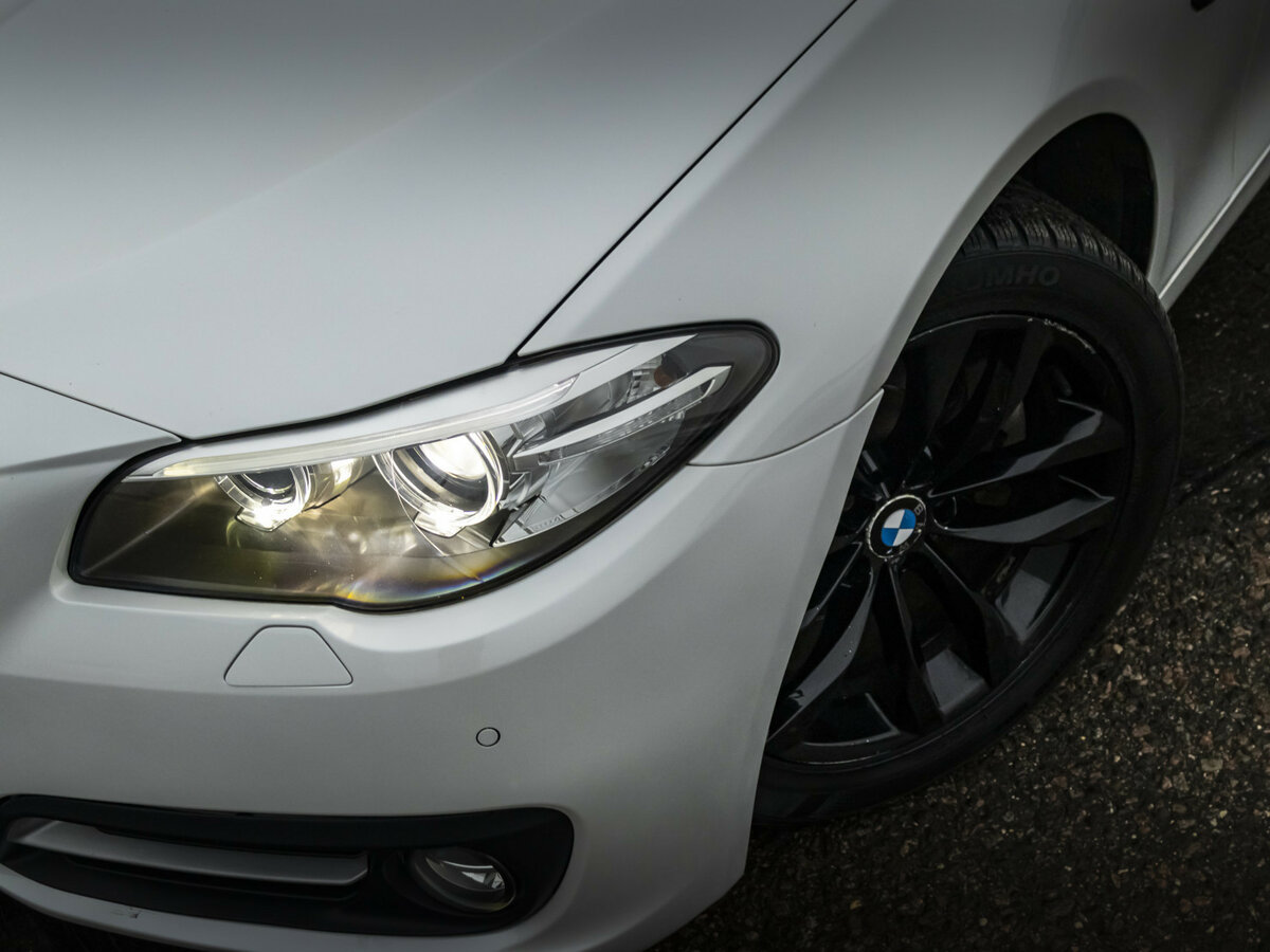 BMW 5 серии 2015 года с пробегом. Фото: #1