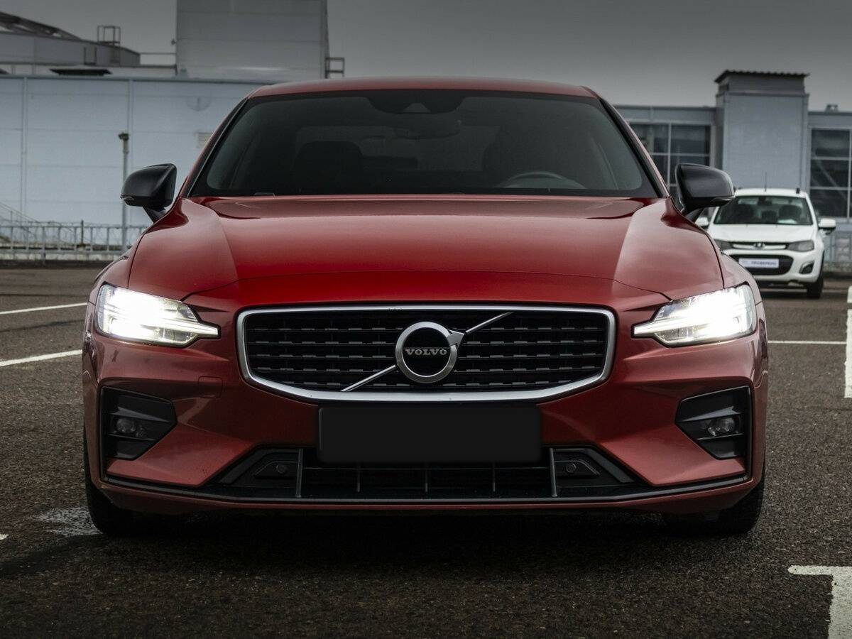 Volvo S60 2019 года с пробегом. Фото: #2