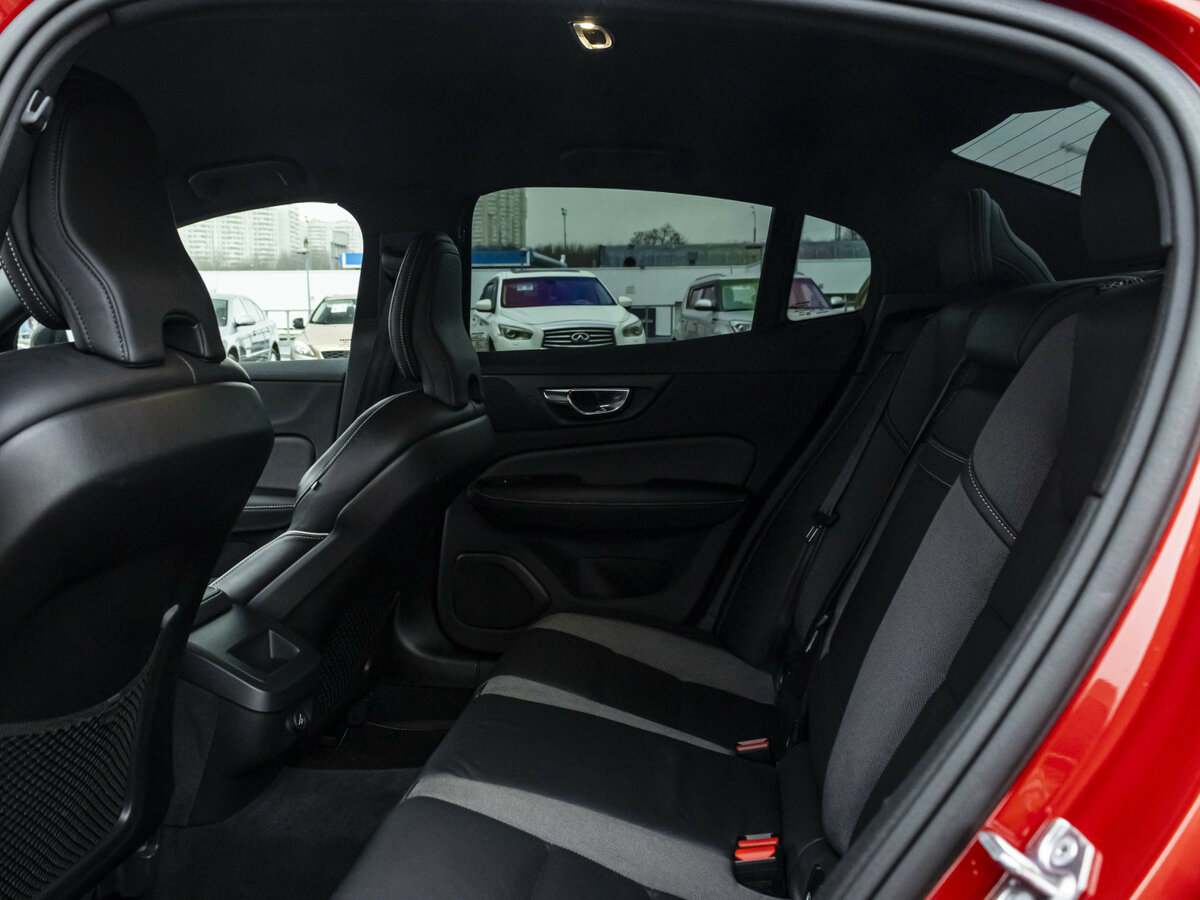 Volvo S60 2019 года с пробегом. Фото: #14