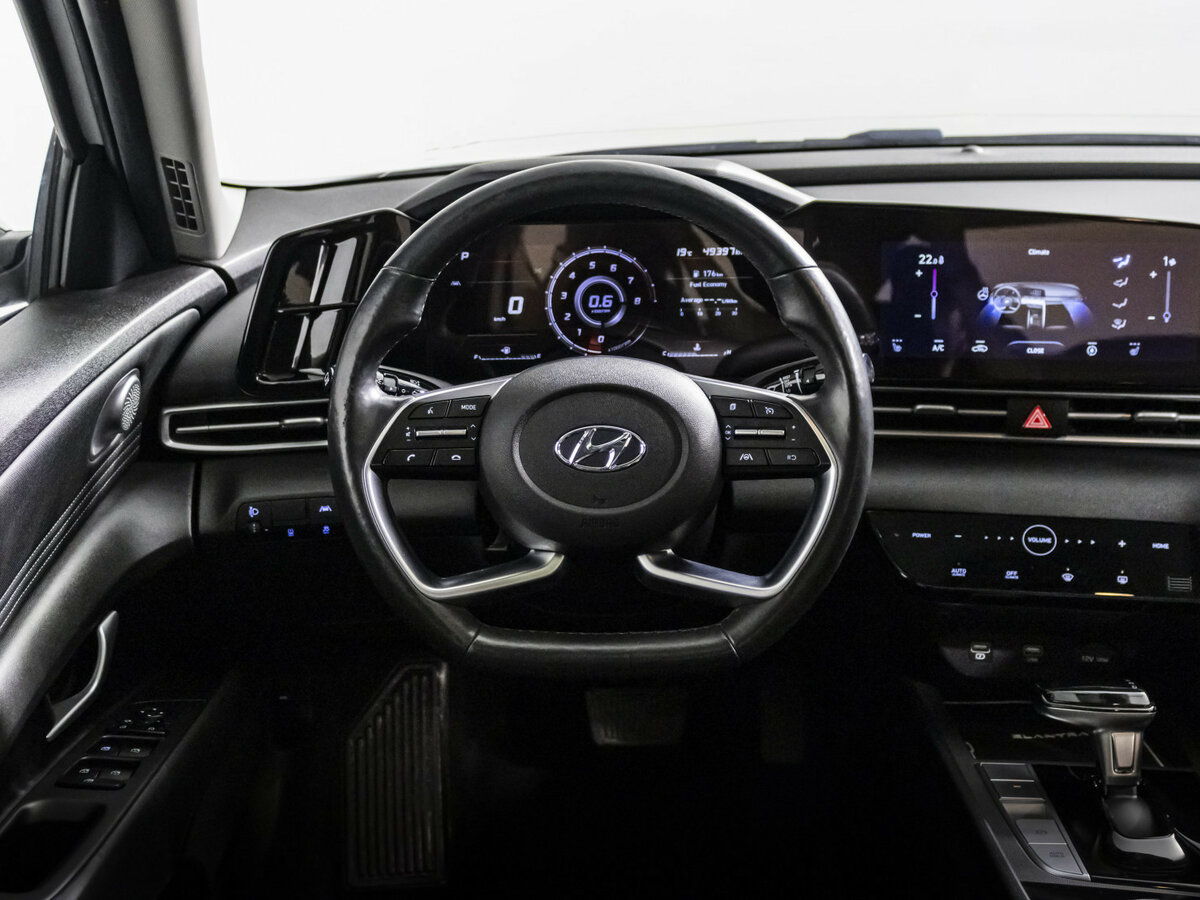 Hyundai Elantra 2021 года с пробегом. Фото: #9