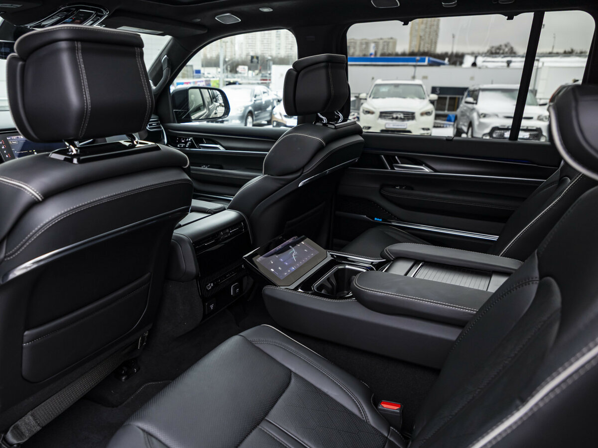 Jeep Wagoneer 2024 года с пробегом. Фото: #15