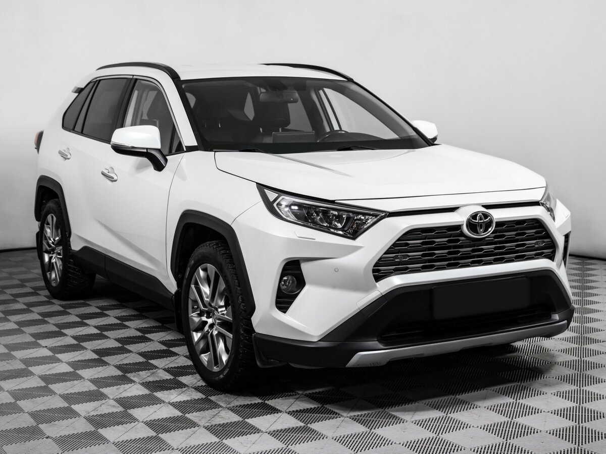 Toyota RAV4 2019 года с пробегом. Фото: #2