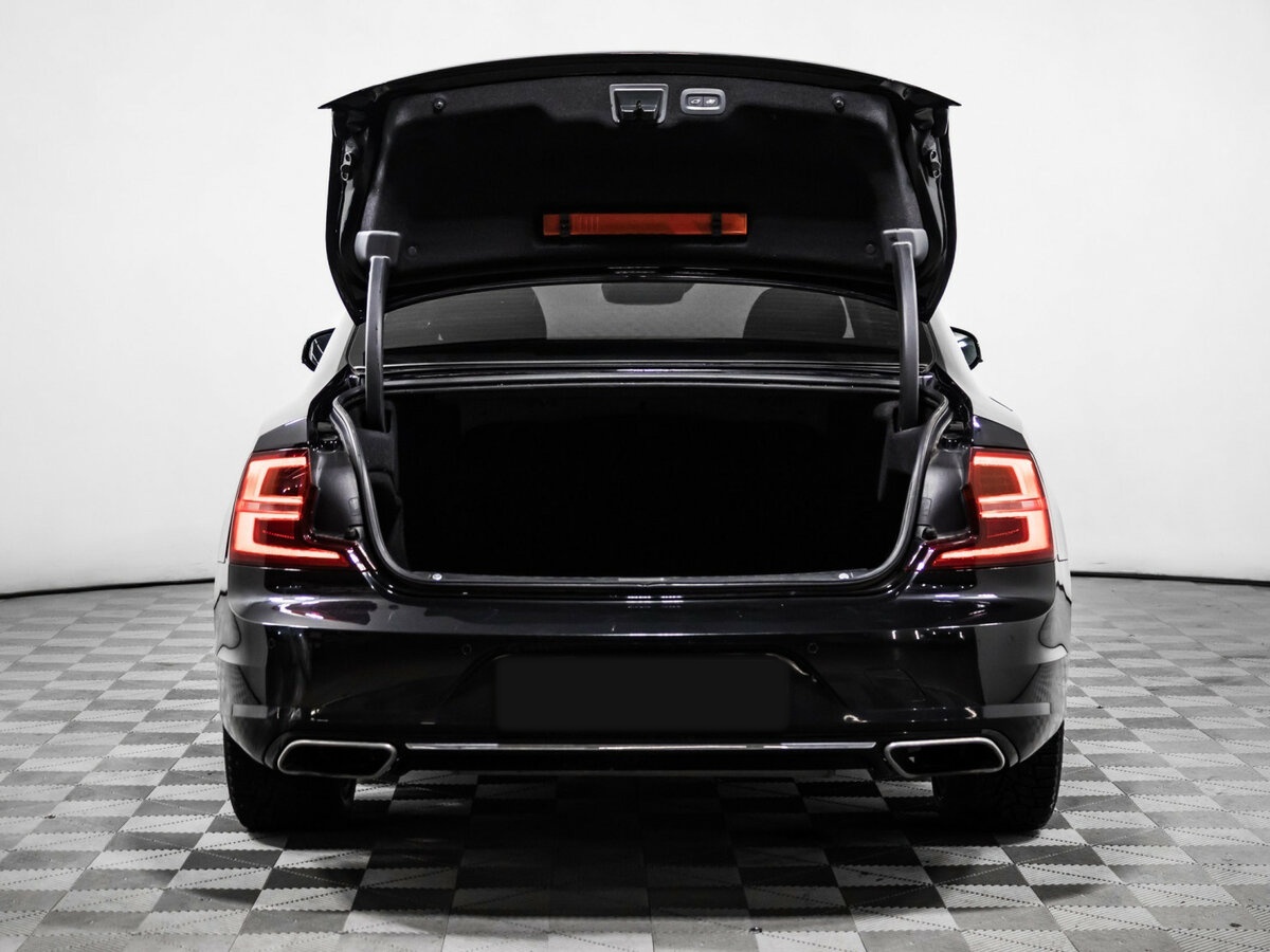 Volvo S90 2019 года с пробегом. Фото: #12