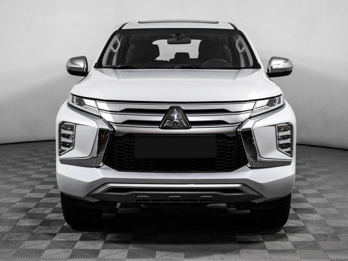 Mitsubishi Montero Sport 2021 года с пробегом. Фото: #1