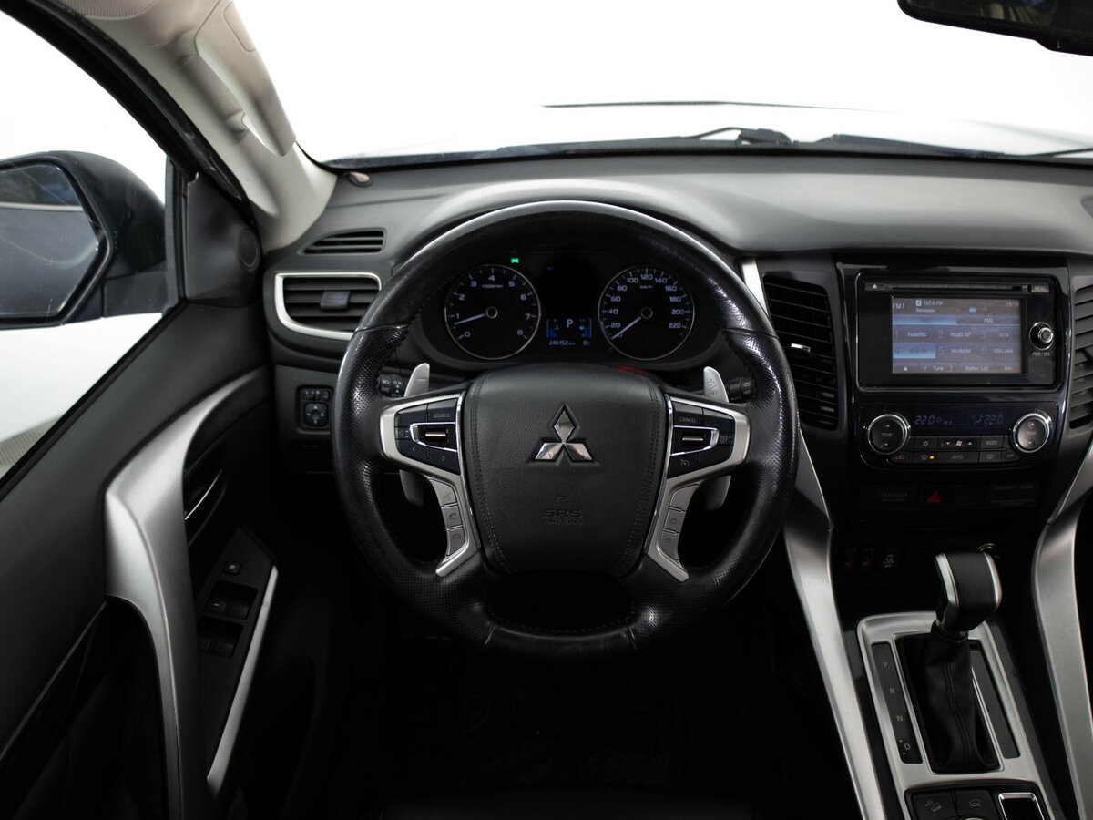 Mitsubishi Pajero Sport 2016 года с пробегом. Фото: #5