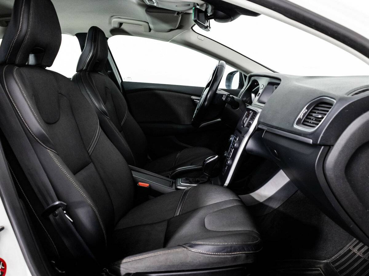 Volvo V40 Cross Country 2013 года с пробегом. Фото: #16