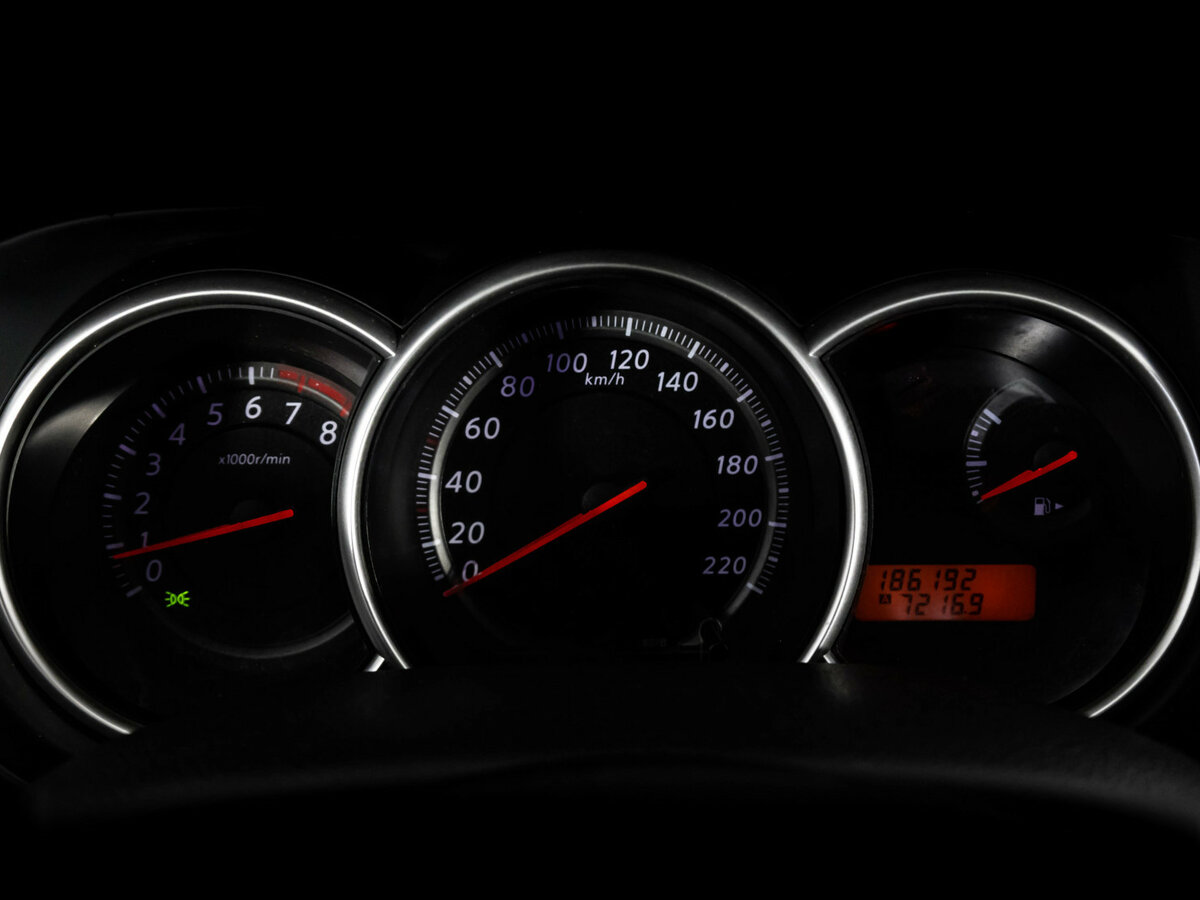 Nissan Tiida 2010 года с пробегом. Фото: #14