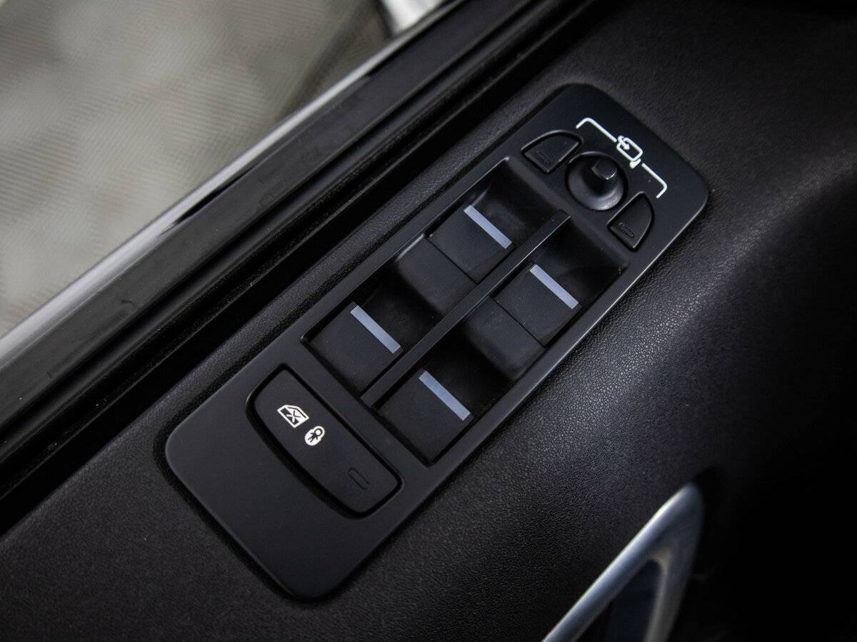 Land Rover Discovery Sport 2016 года с пробегом. Фото: #16