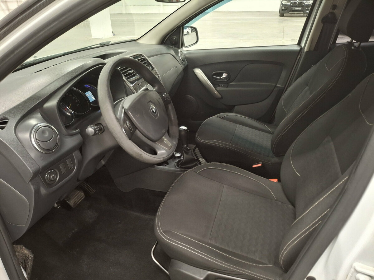 Б/У Рено Логан 2017 года. Фото: #15