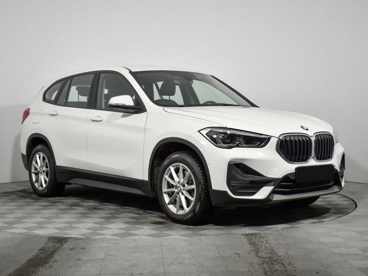 BMW X1 2021 года с пробегом. Фото: #2