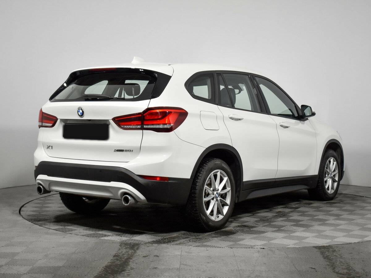 BMW X1 2021 года с пробегом. Фото: #3