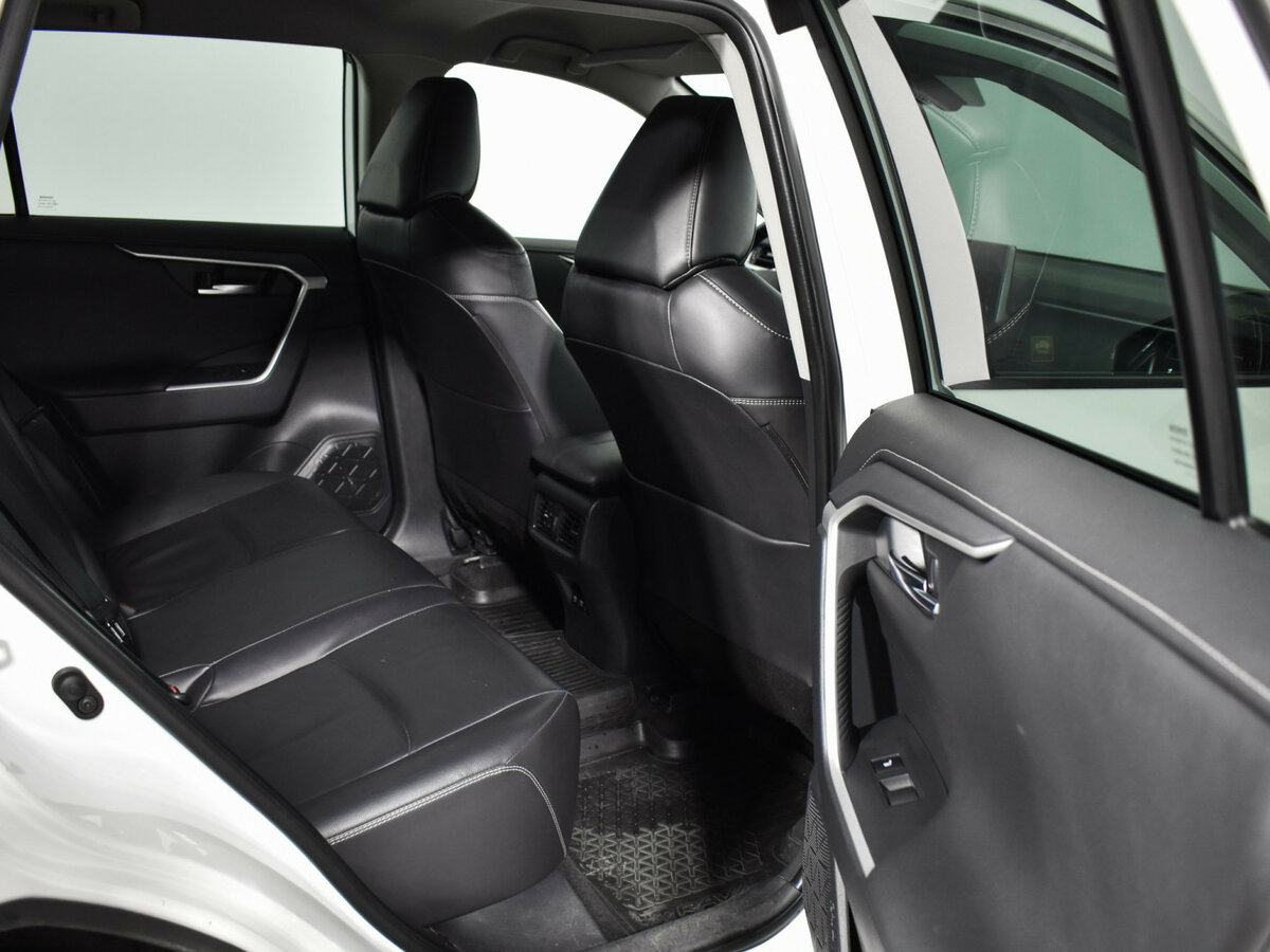 Toyota RAV4 2019 года с пробегом. Фото: #11