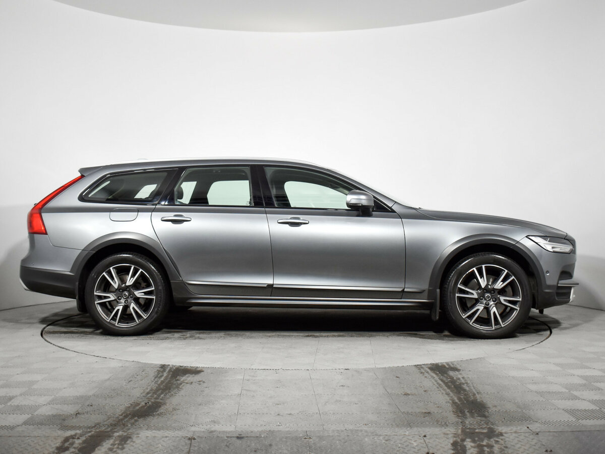 Volvo V90 Cross Country 2019 года с пробегом. Фото: #3