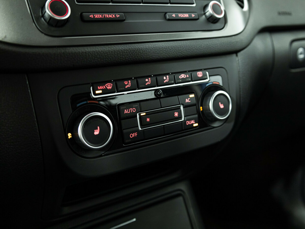 Volkswagen Tiguan 2011 года с пробегом. Фото: #15