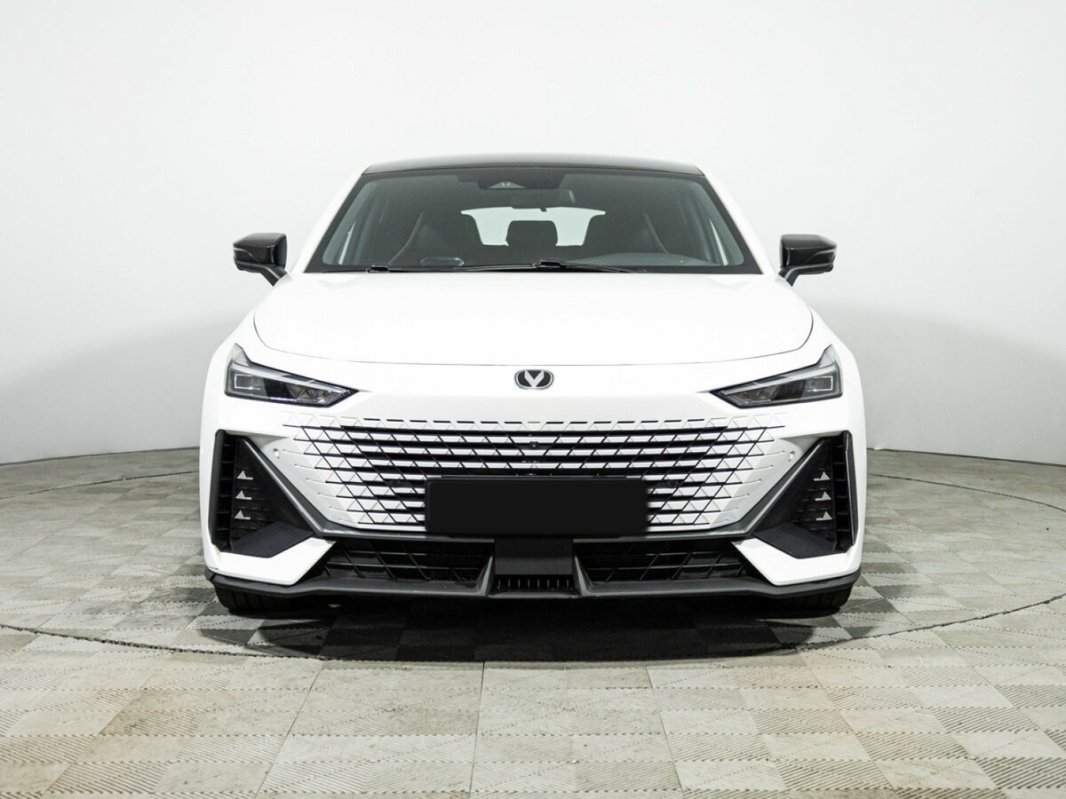 Changan UNI-V 2024 года с пробегом. Фото: #1