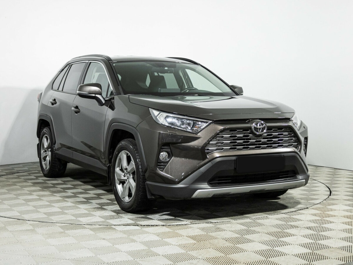 Toyota RAV4 2021 года с пробегом. Фото: #2