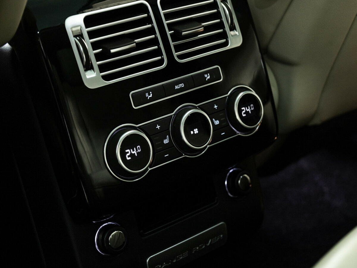 Land Rover Range Rover 2015 года с пробегом. Фото: #19