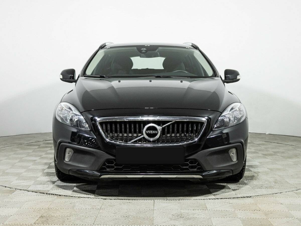 Volvo V40 Cross Country 2017 года с пробегом. Фото: #1