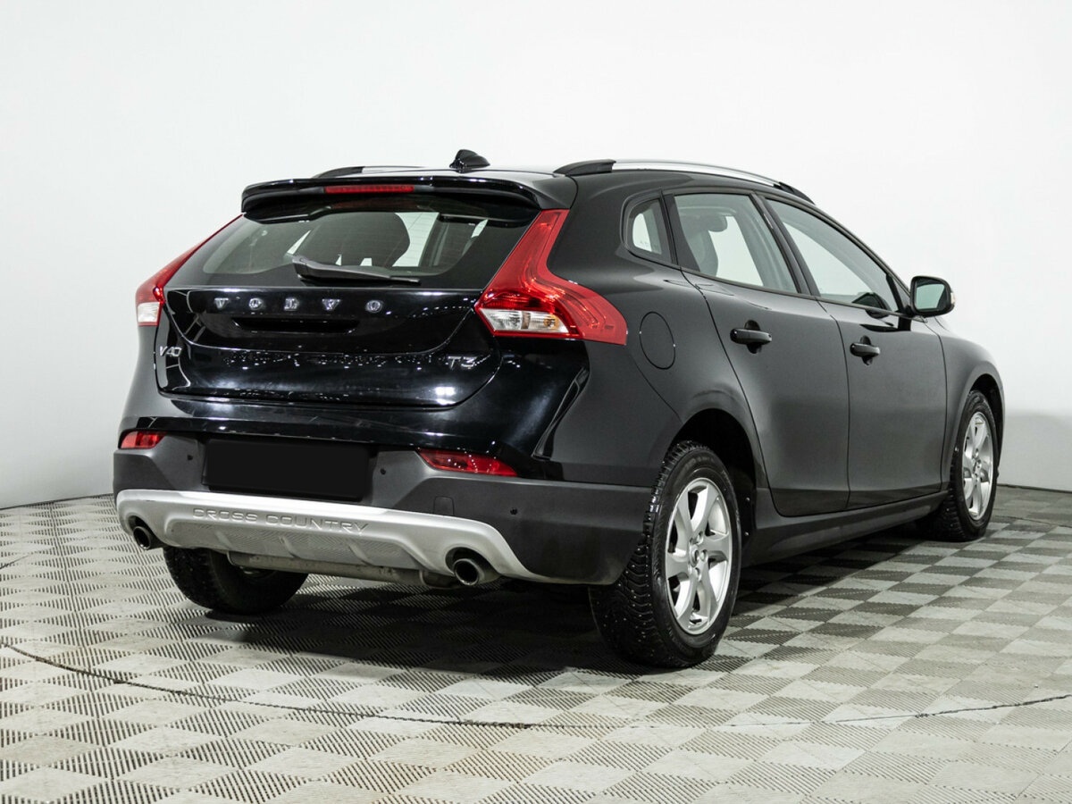 Volvo V40 Cross Country 2017 года с пробегом. Фото: #4