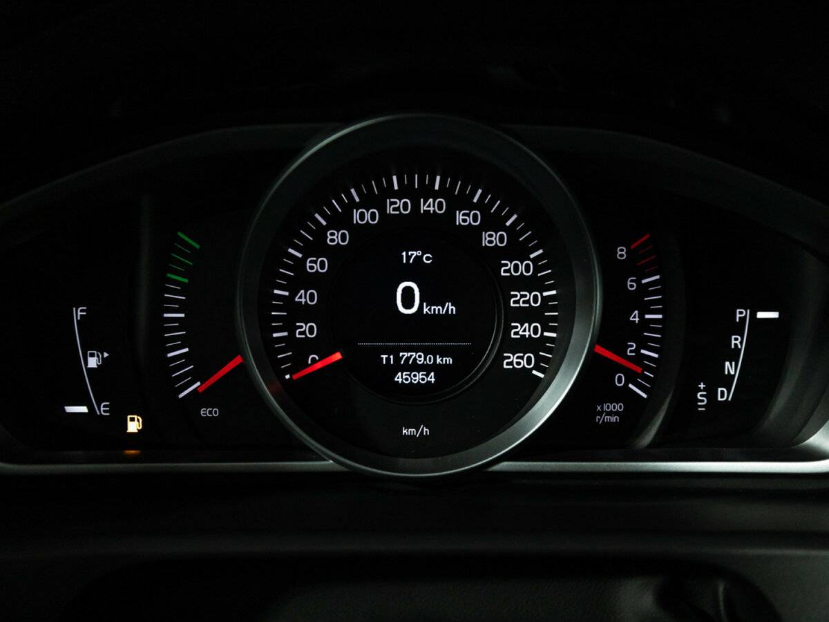 Volvo V40 Cross Country 2017 года с пробегом. Фото: #11