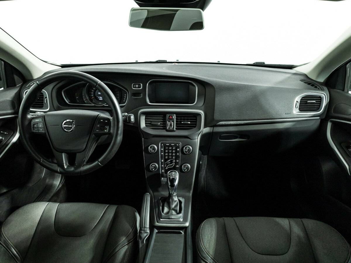 Volvo V40 Cross Country 2017 года с пробегом. Фото: #12