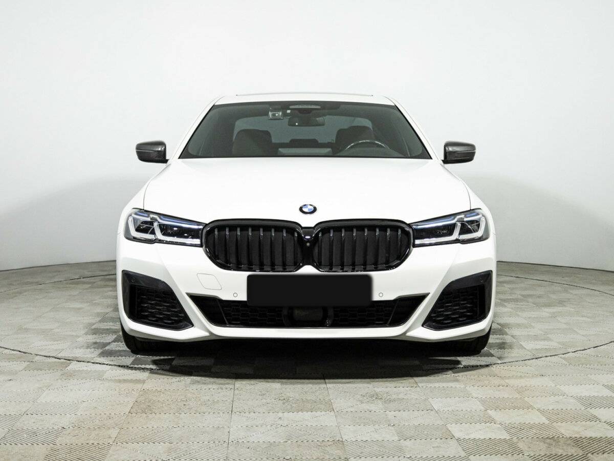 BMW 5 серии 2022 года с пробегом. Фото: #1