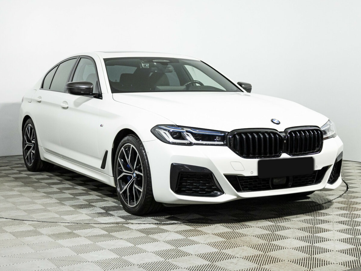 BMW 5 серии 2022 года с пробегом. Фото: #2