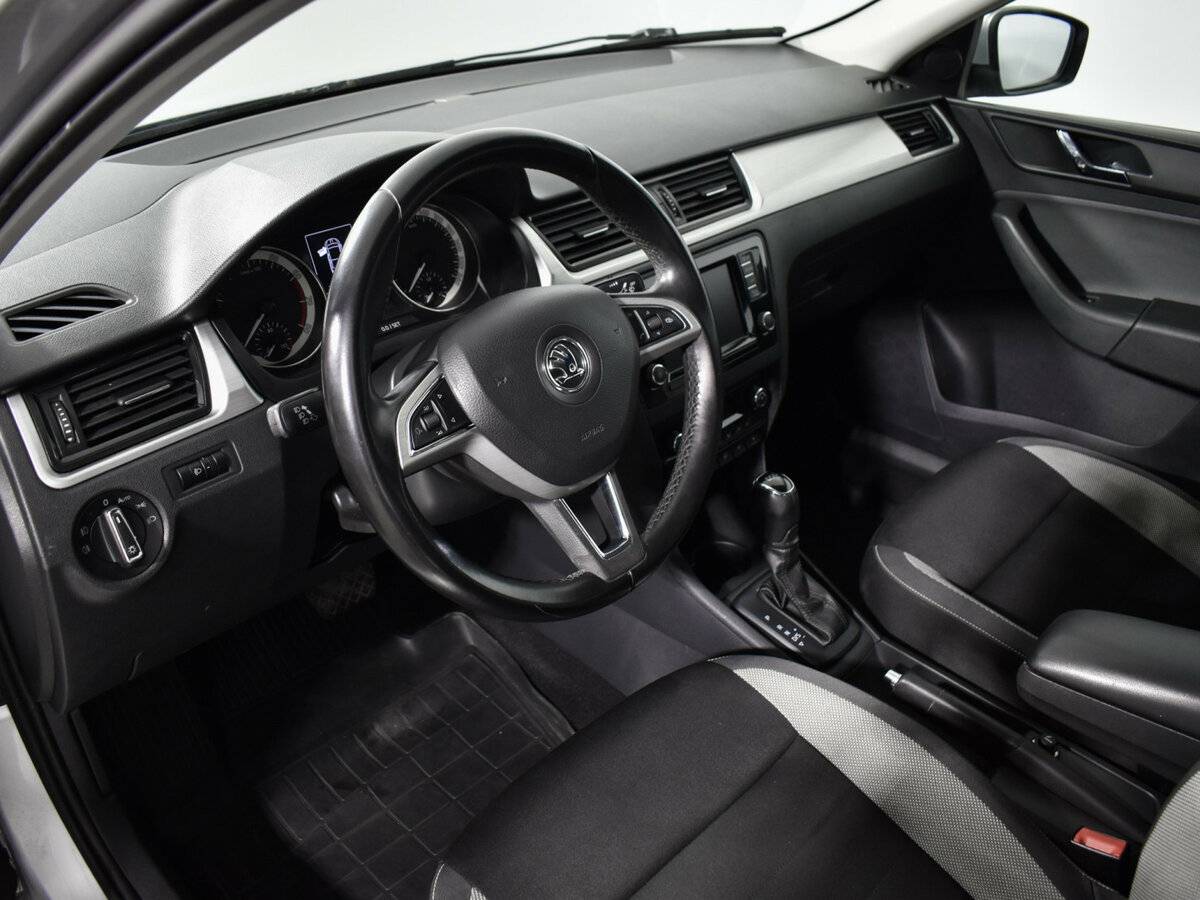 Б/У Шкода Рапид 2017 года. Фото: #8