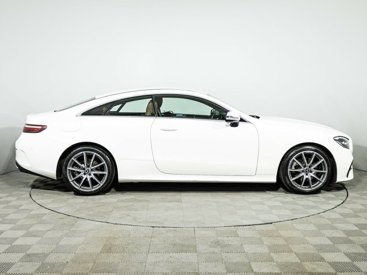 Mercedes-Benz E-Класс 2021 года с пробегом. Фото: #3