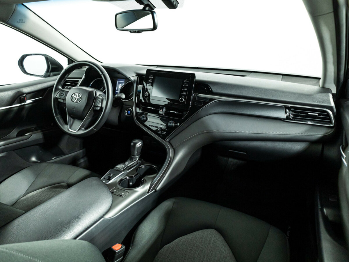 Toyota Camry 2021 года с пробегом. Фото: #7