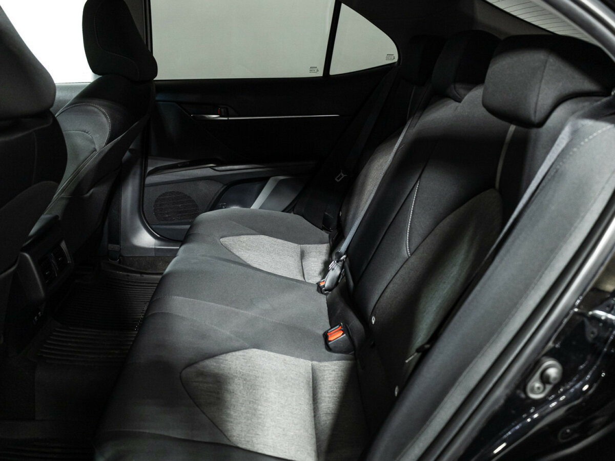 Toyota Camry 2021 года с пробегом. Фото: #8