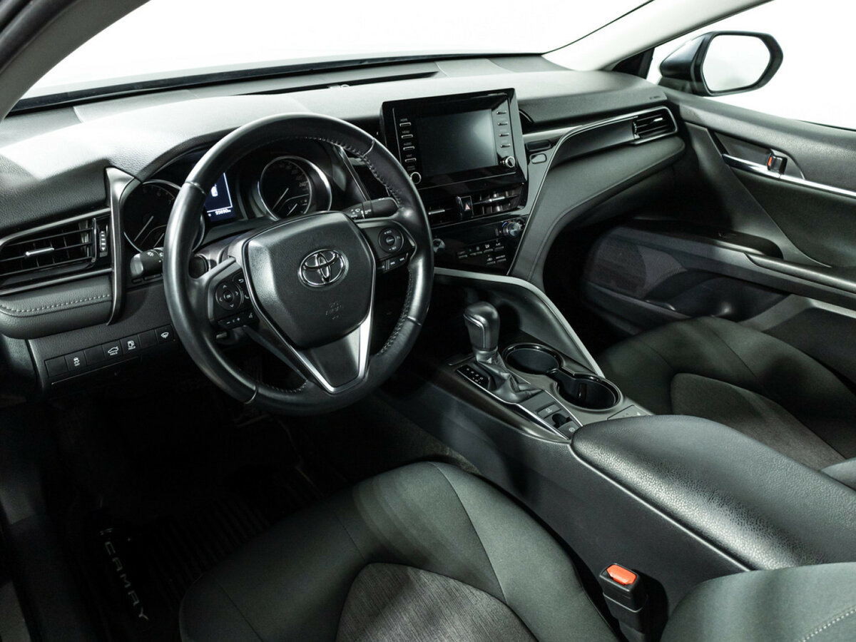 Toyota Camry 2021 года с пробегом. Фото: #9
