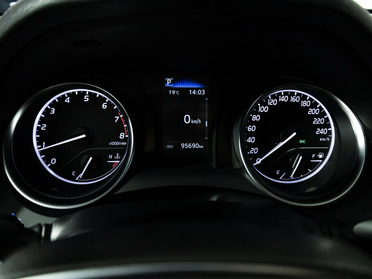 Toyota Camry 2021 года с пробегом. Фото: #10