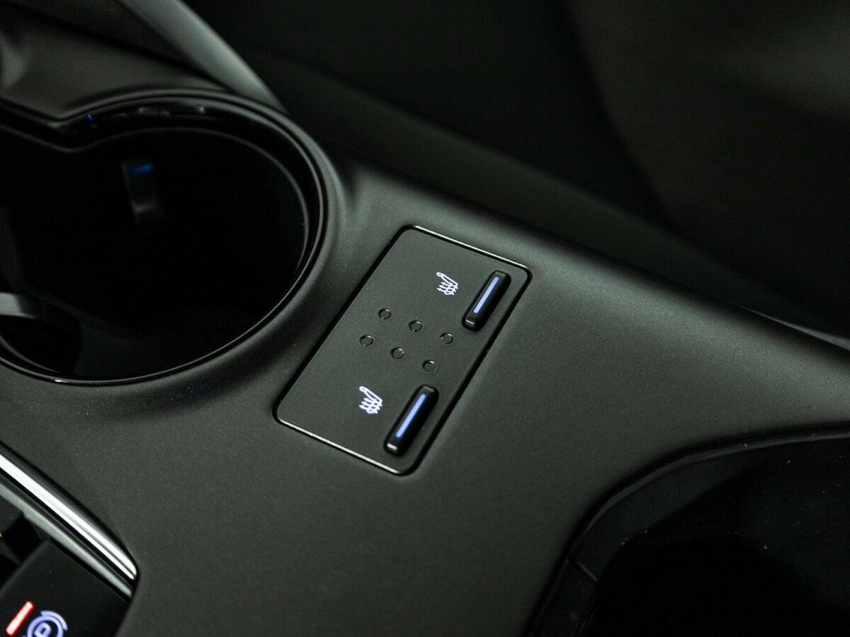 Toyota Camry 2021 года с пробегом. Фото: #15