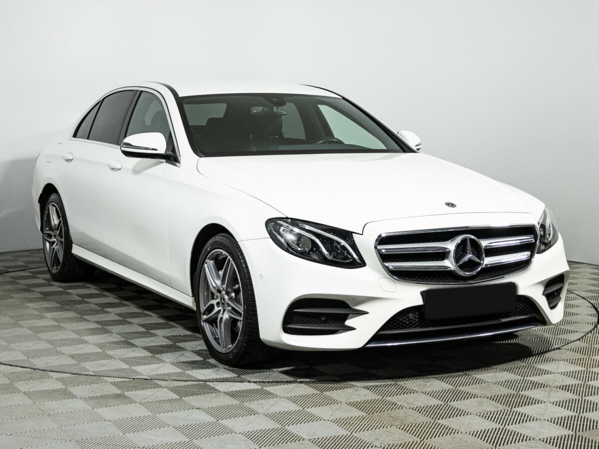 Mercedes-Benz E-Класс 2019 года с пробегом. Фото: #2