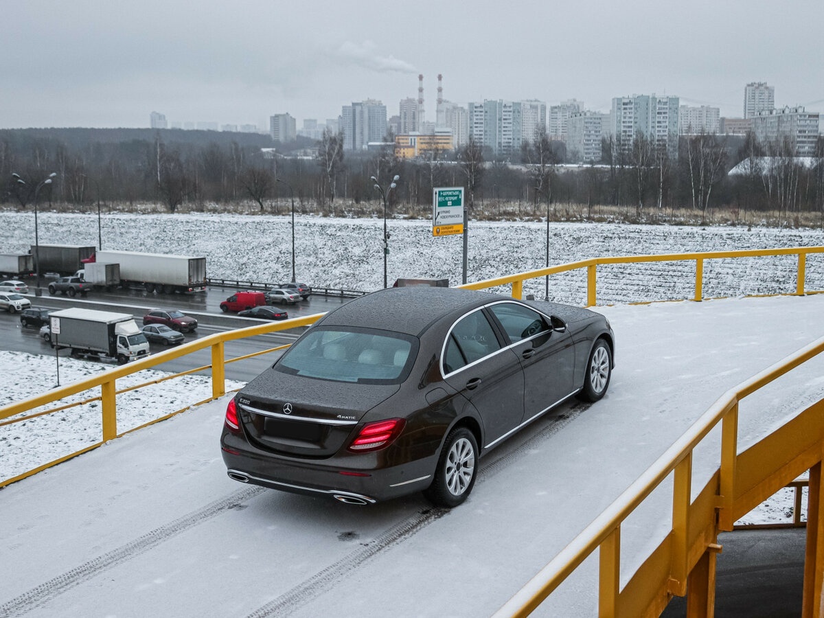 Mercedes-Benz E-Класс 2016 года с пробегом. Фото: #16
