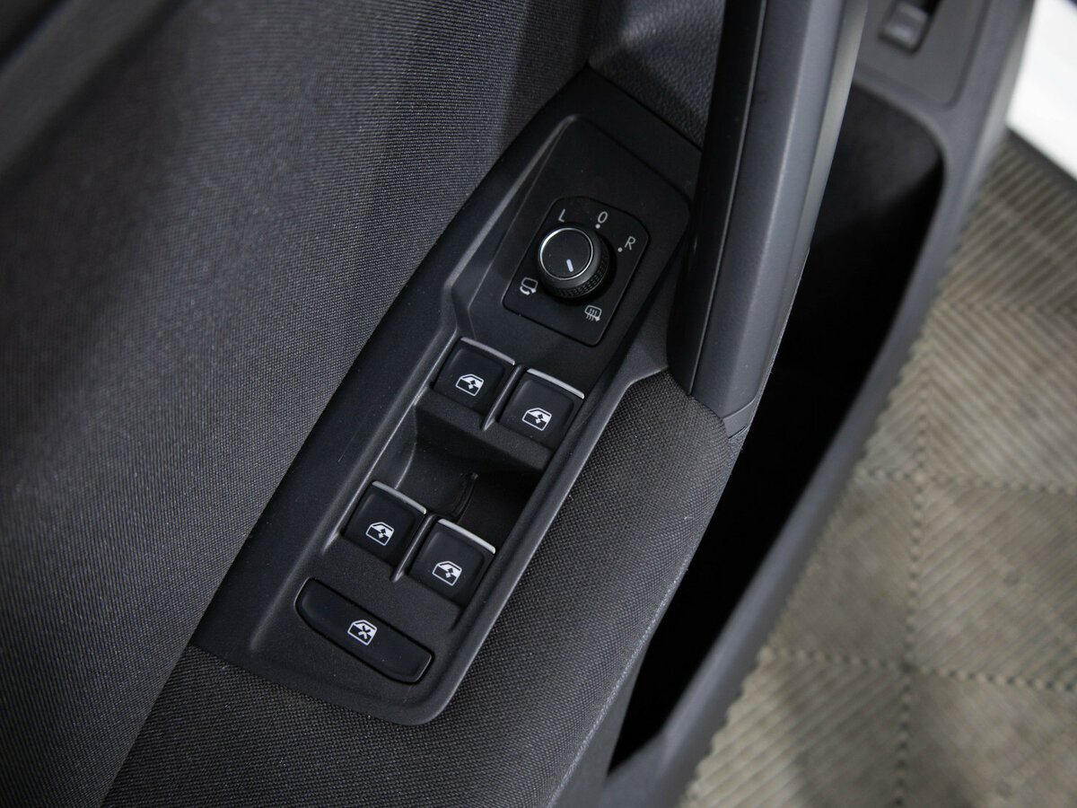 Б/У Фольксваген Тигуан 2018 года. Фото: #15