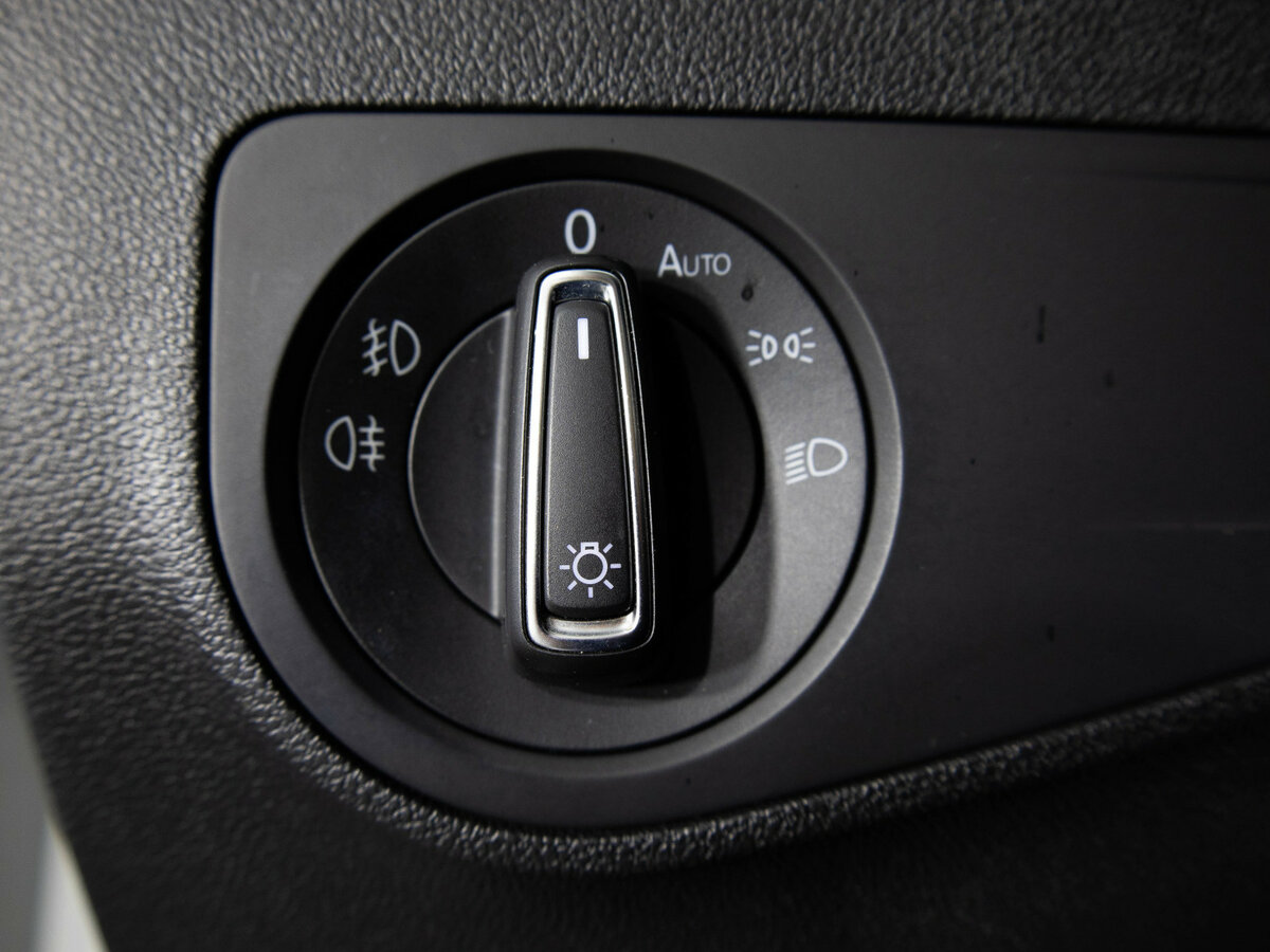 Б/У Фольксваген Тигуан 2018 года. Фото: #16