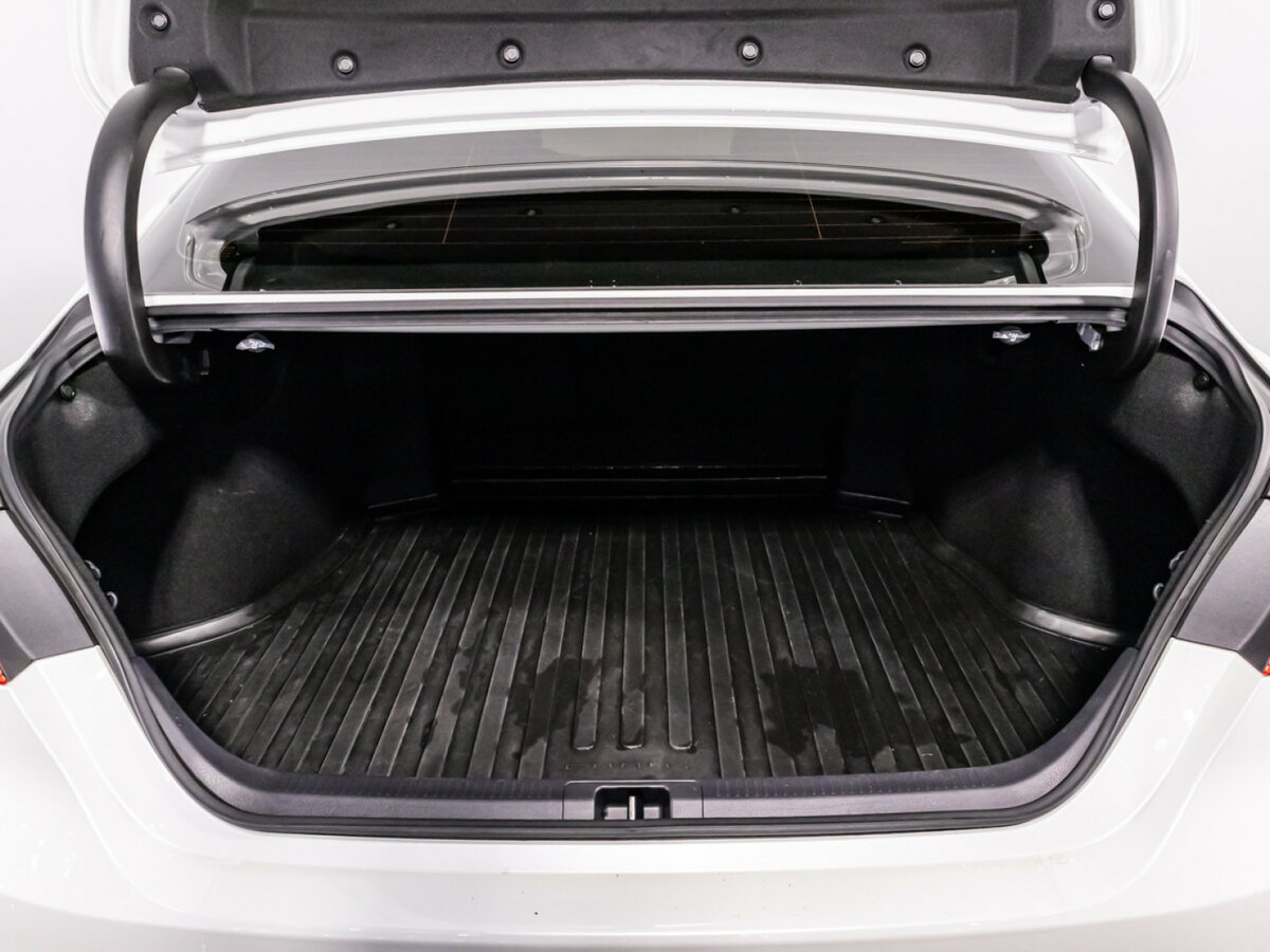 Toyota Camry 2019 года с пробегом. Фото: #13