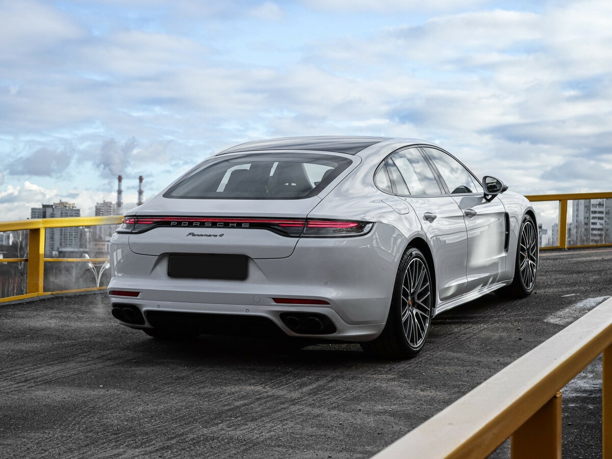 Porsche Panamera 2022 года с пробегом. Фото: #2