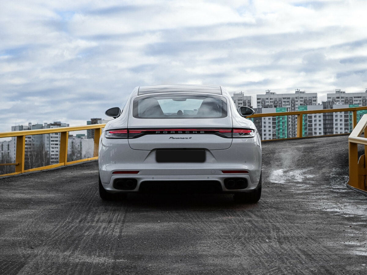 Porsche Panamera 2022 года с пробегом. Фото: #3