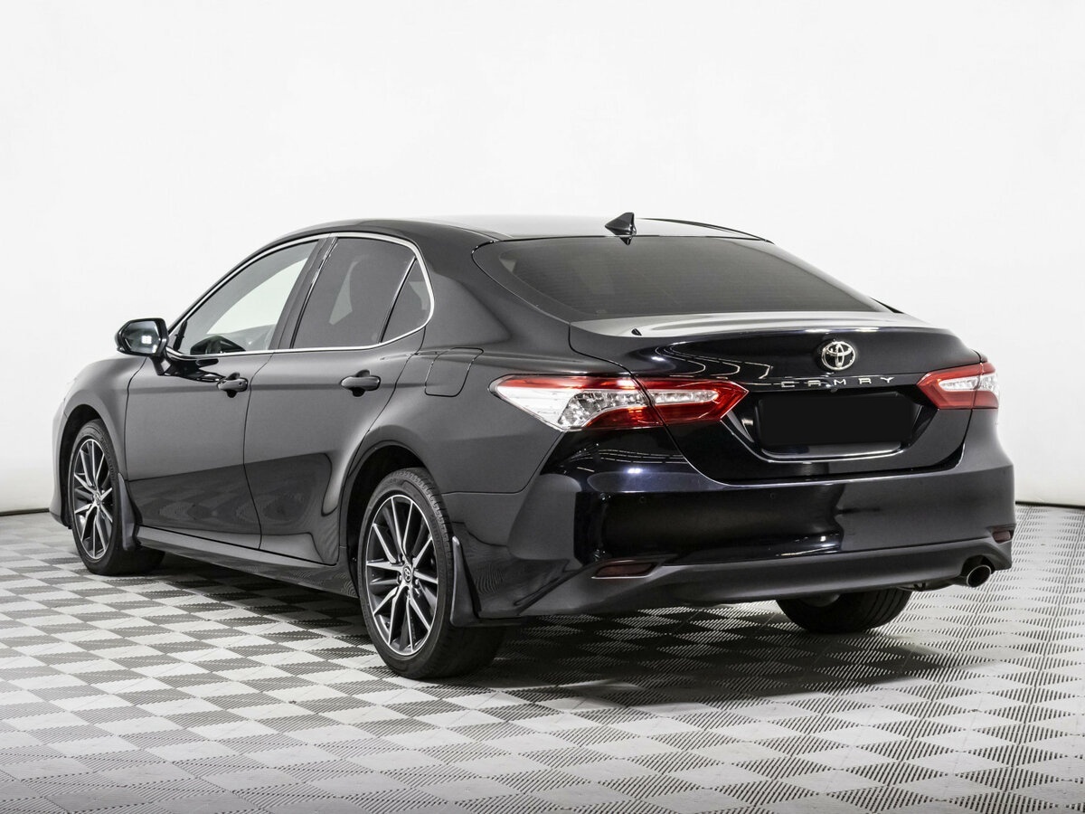 Toyota Camry 2021 года с пробегом. Фото: #5
