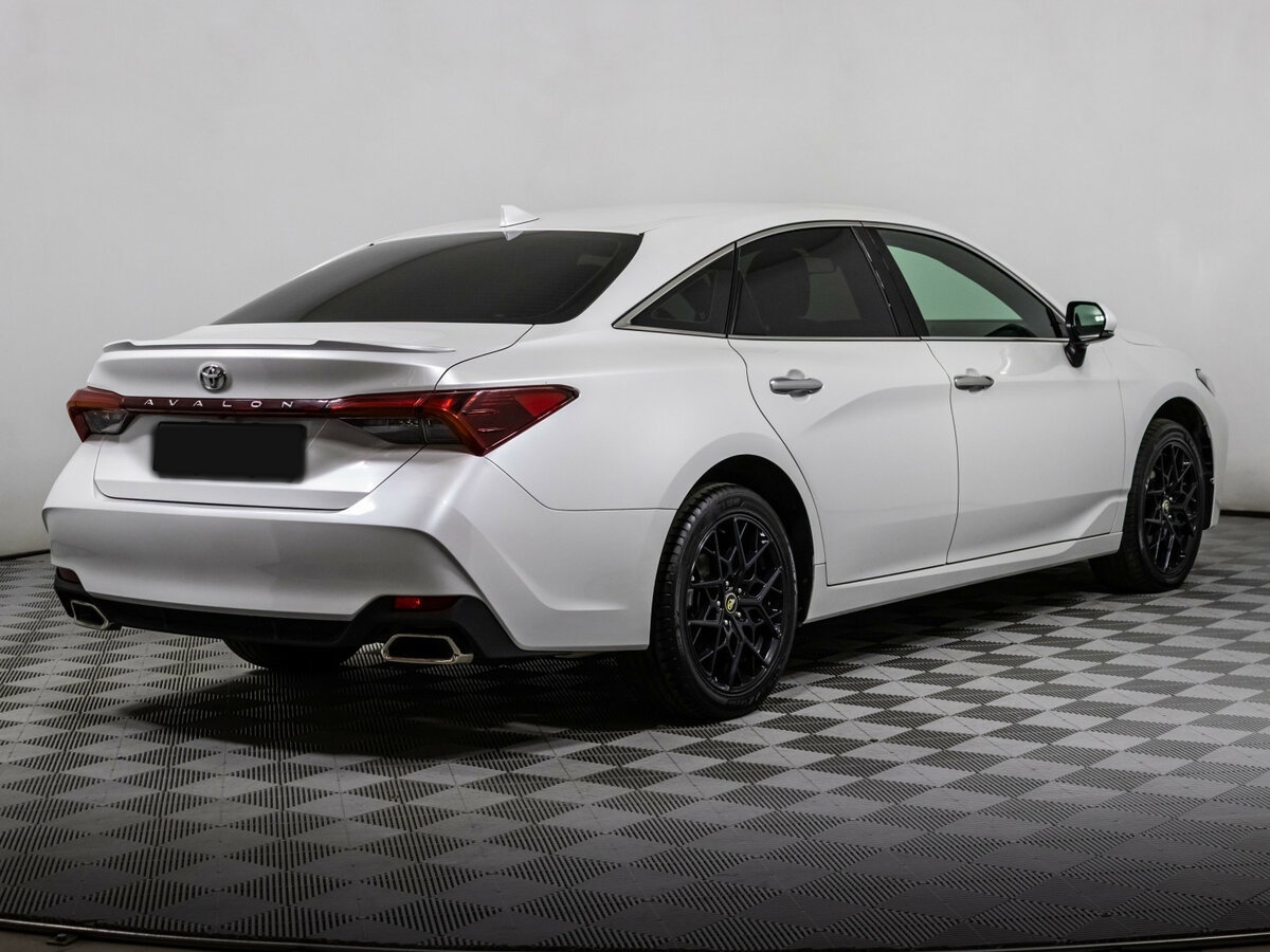 Toyota Avalon 2022 года с пробегом. Фото: #3