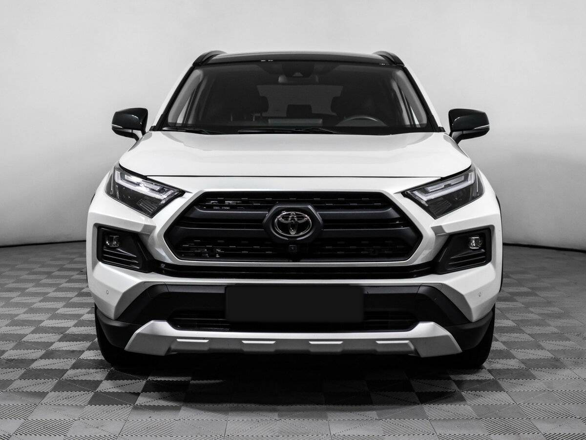 Toyota RAV4 2024 года с пробегом. Фото: #1