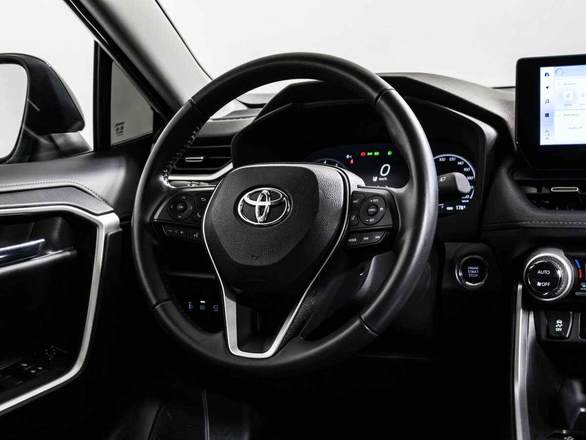 Toyota RAV4 2024 года с пробегом. Фото: #13