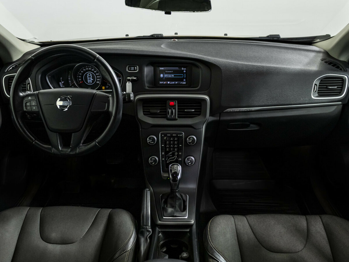 Volvo V40 Cross Country 2013 года с пробегом. Фото: #9