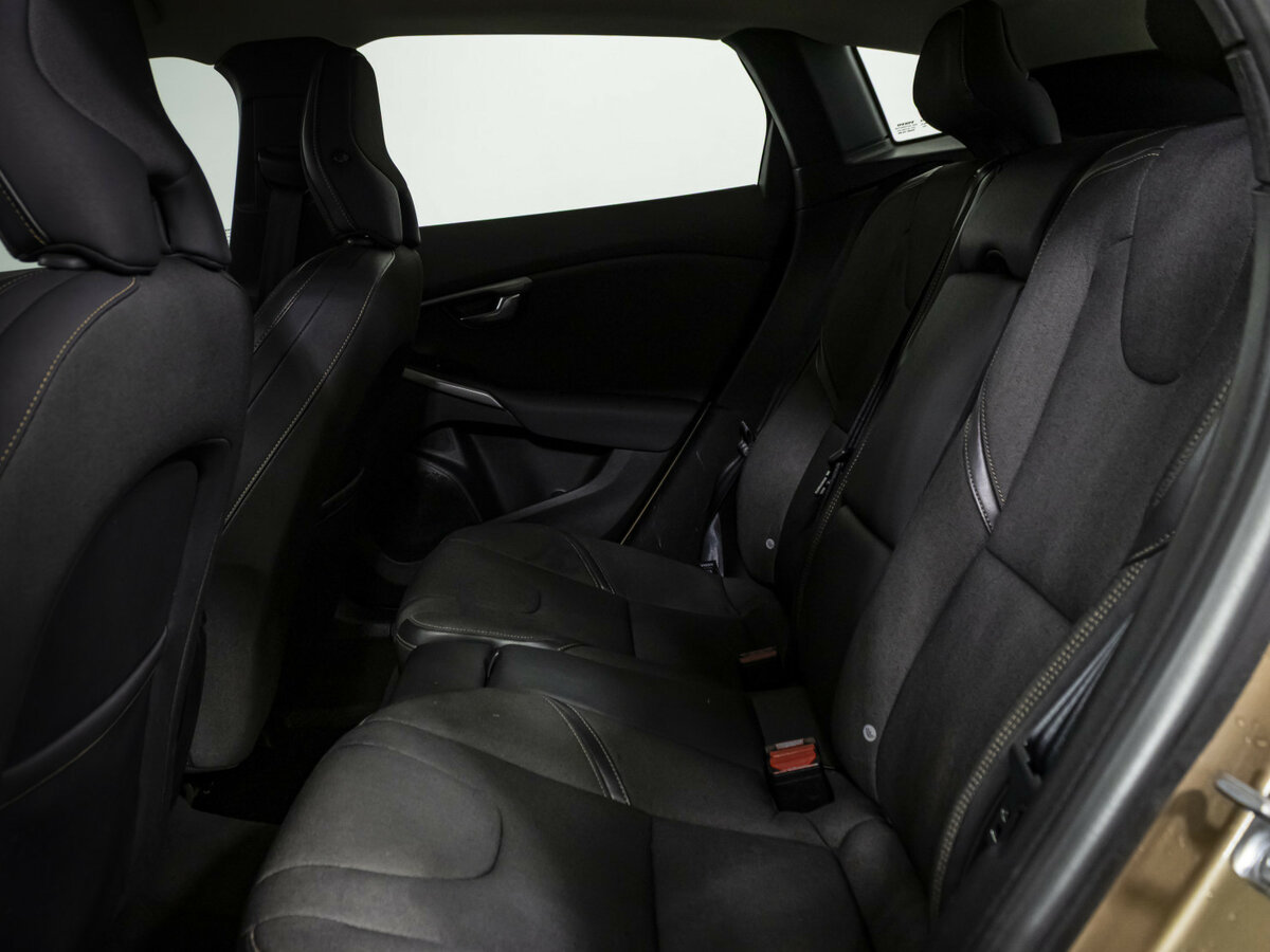 Volvo V40 Cross Country 2013 года с пробегом. Фото: #10