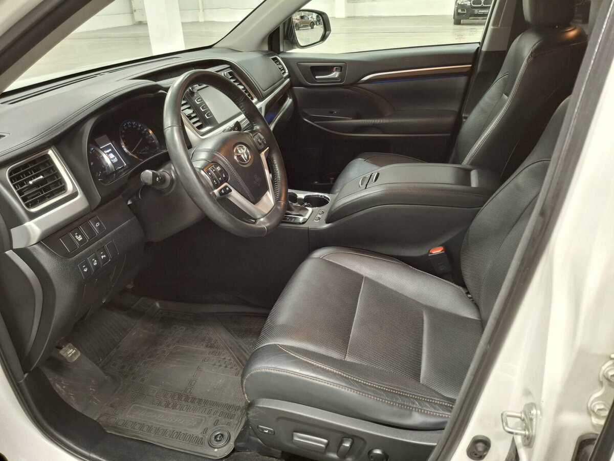Toyota Highlander 2014 года с пробегом. Фото: #15