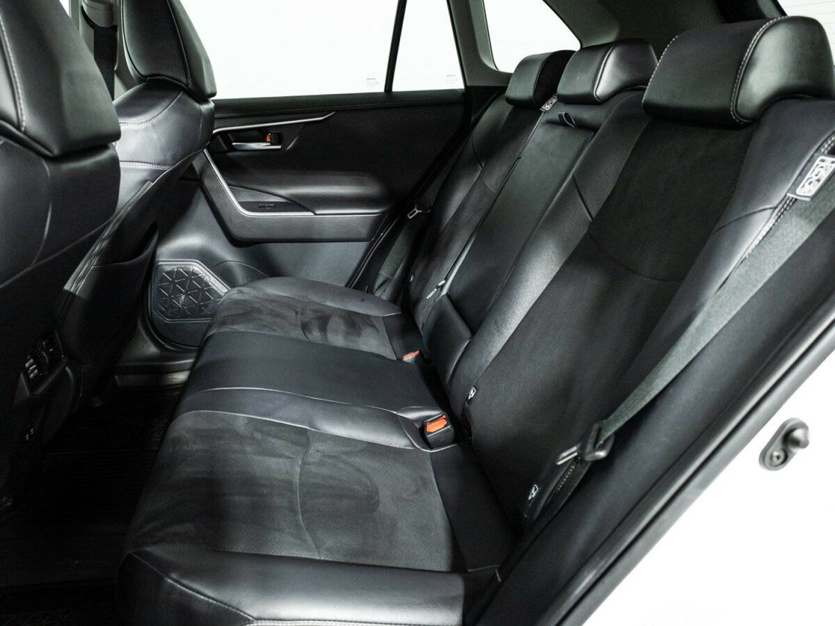 Toyota RAV4 2021 года с пробегом. Фото: #9