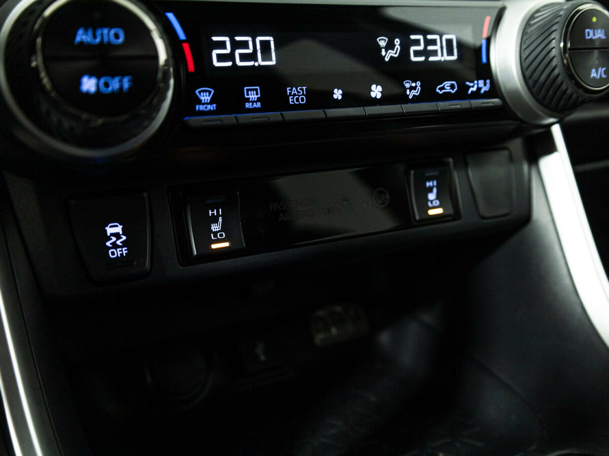 Toyota RAV4 2021 года с пробегом. Фото: #14